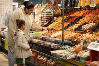 السوق الأخضر في أبوظبي: الوجهة المثالية للمنتجات الطازجة