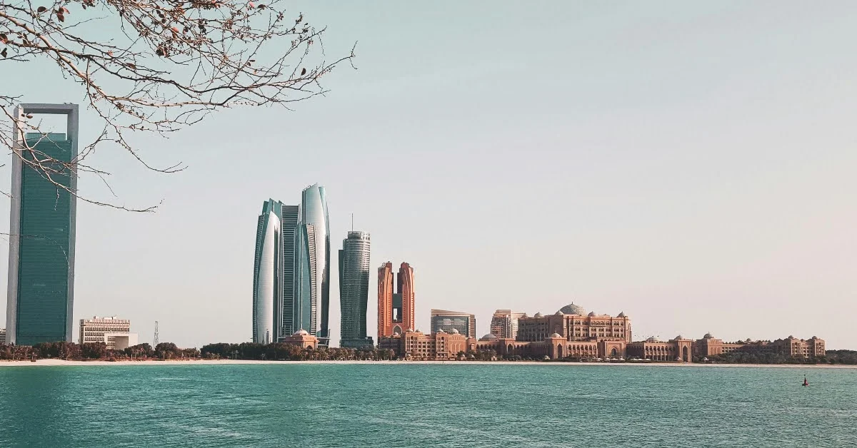 صورة توضيحية للعاصمة أبوظبي لعرض أماكن السكن في بين الجسرين