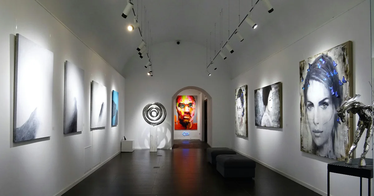 المعارض الفنية في السركال أفنيو دبي