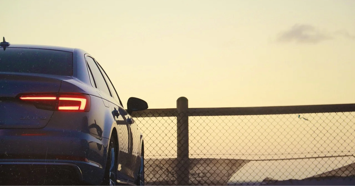 A car parked on Dubai&rsquo;s roadside