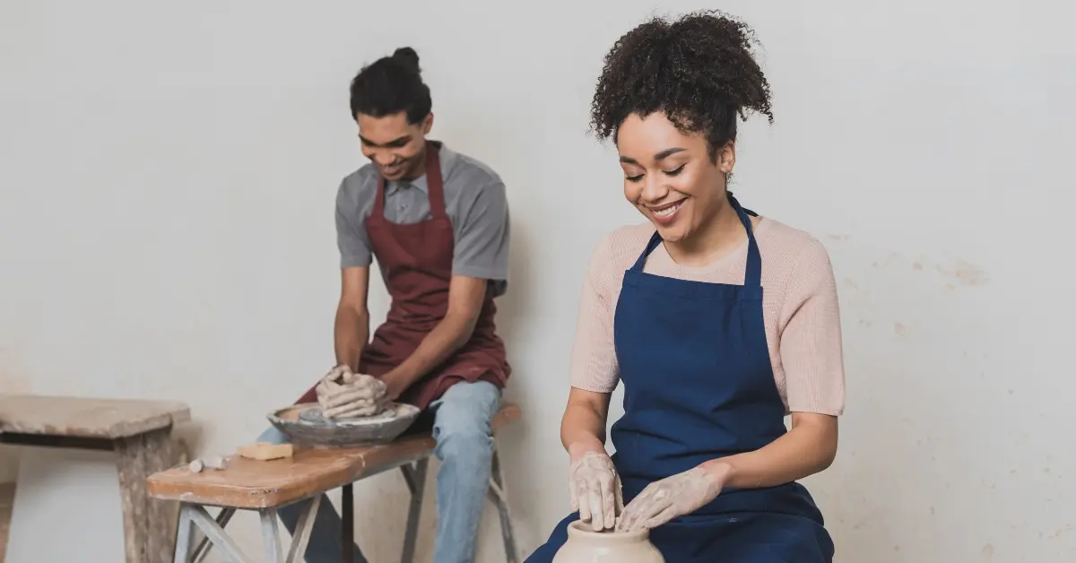 couple attending pottery class in Dubai