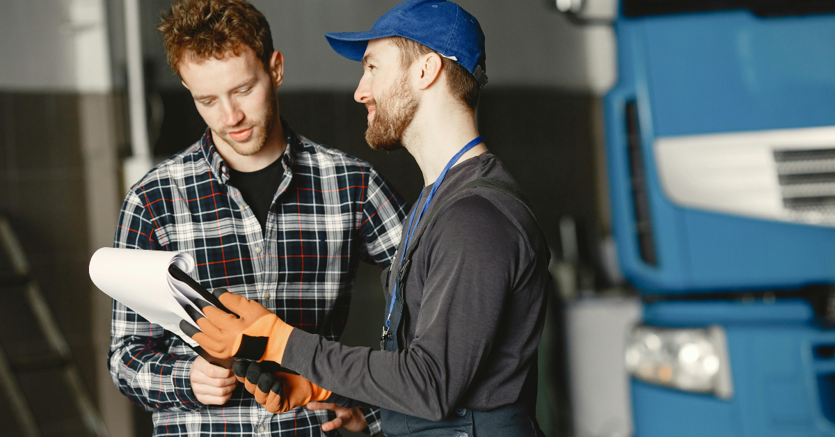 صورة توضيحية لعملية تسجيل المركبات الثقيلة في تسجيل الشارقة