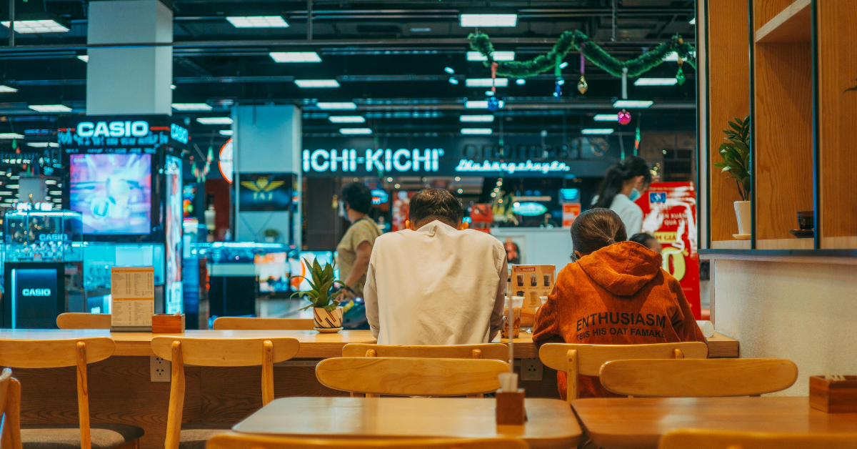 صورة توضيحية لردهة الطعام في سيتي سنتر الزاهية