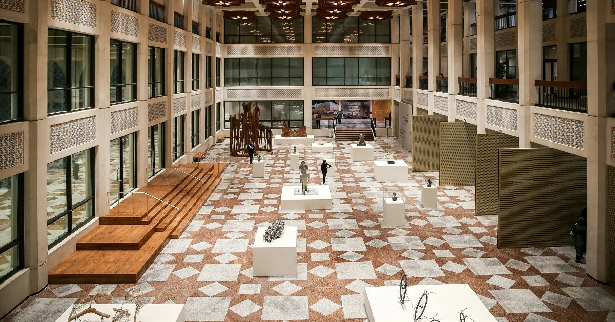 صورة توضيحية لقاعات العرض في منارة السعديات أبوظبي