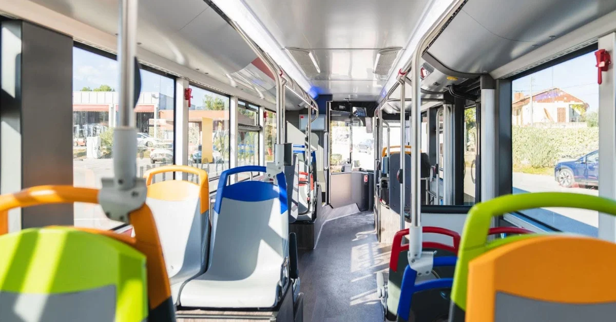 صورة توضيحية من داخل باصات أبوظبي