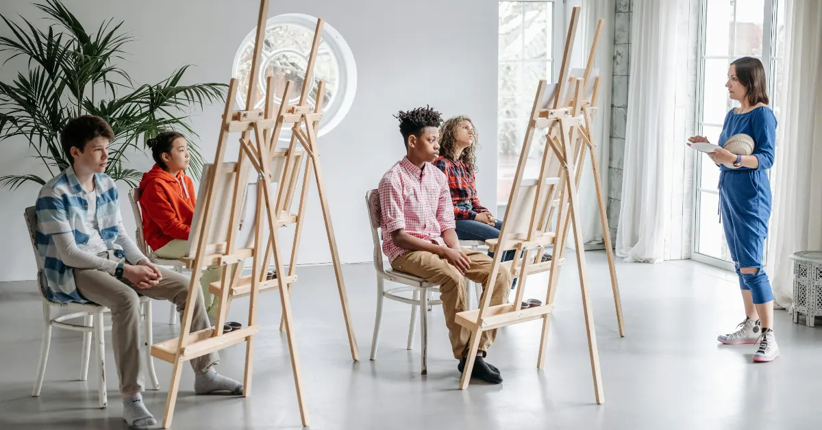 ورش العمل الفنية التي يمكن أن تقام في السركال أفنيو