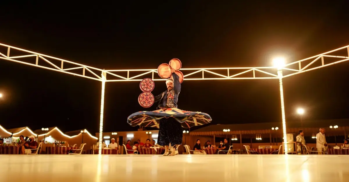 عرض التنورة التقليدي في مهرجان الحصن في أبوظبي