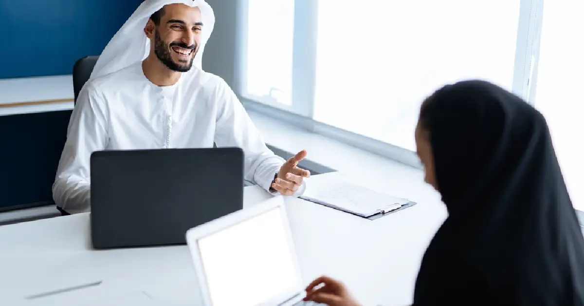 منصة دوامي من مؤسسة الإمارات للشباب: دليل شامل للتسجيل والبحث عن وظائف مرنة