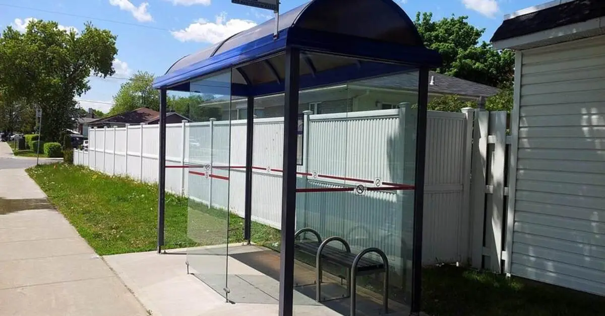 An enclosed waiting area for a bus stop near Etisalat bus station