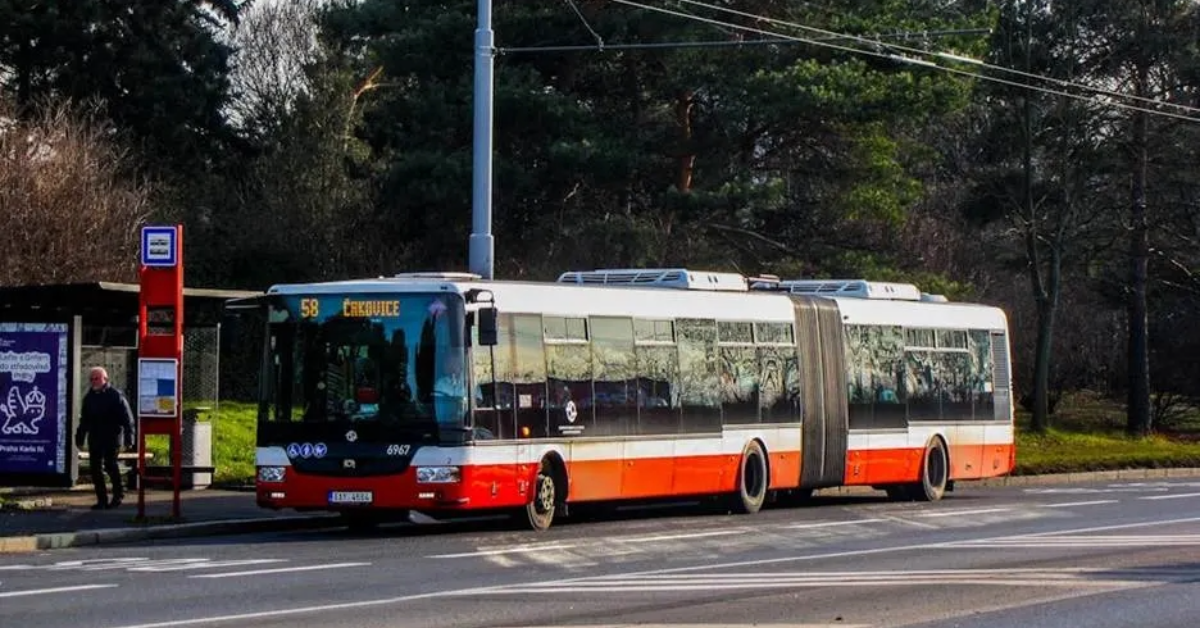 A bus en route from Hatta bus station