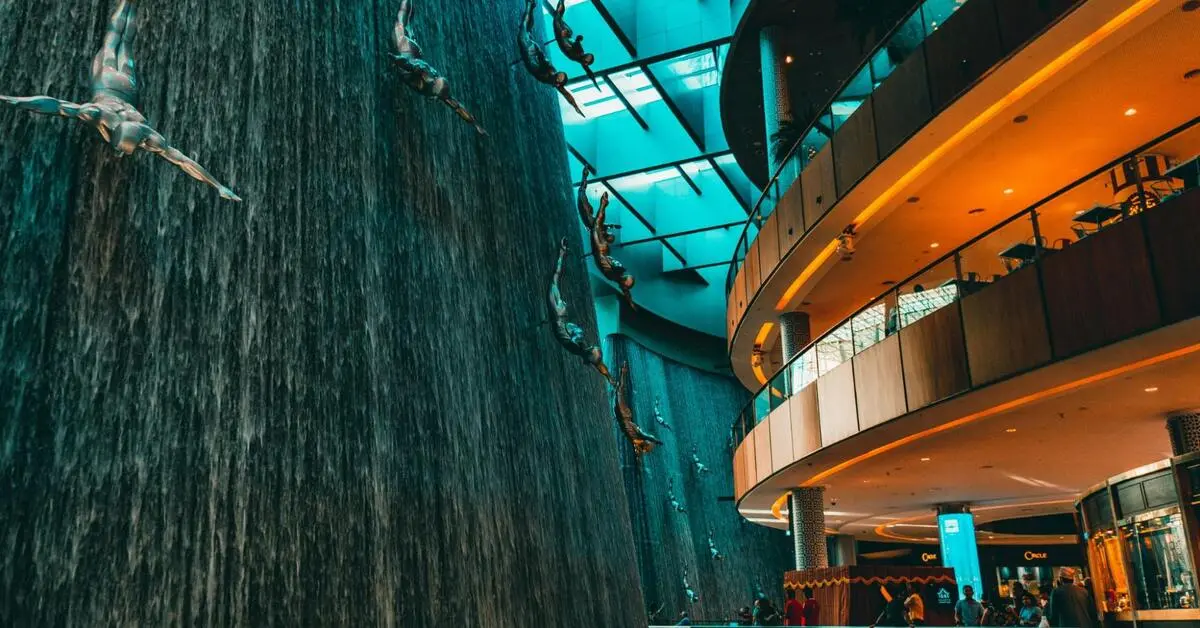 The iconic human waterfall in Dubai Mall