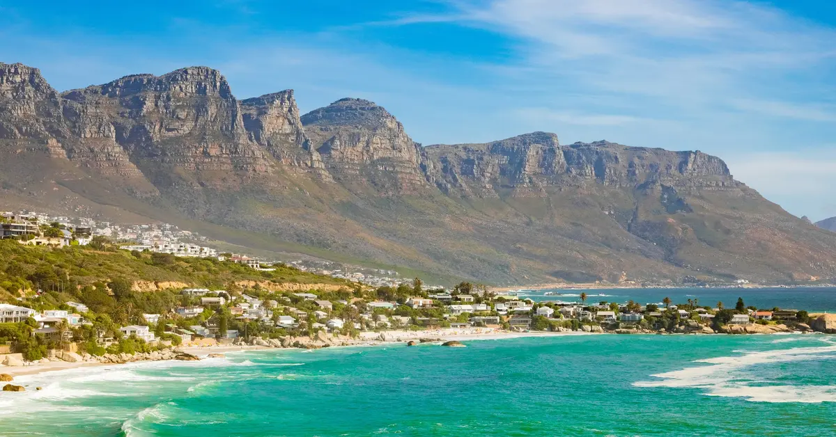 Breathtaking view of the rocky cliffs by the ocean captured in cape town, south africa