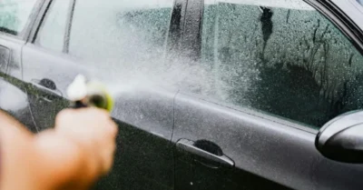 صورة لخدمة غسيل السيارات المتنقلة في أبوظبي