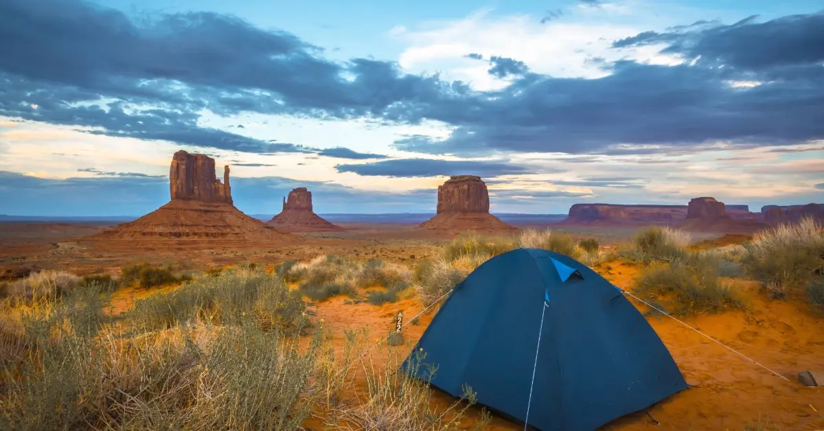 تخييم في الصحراء