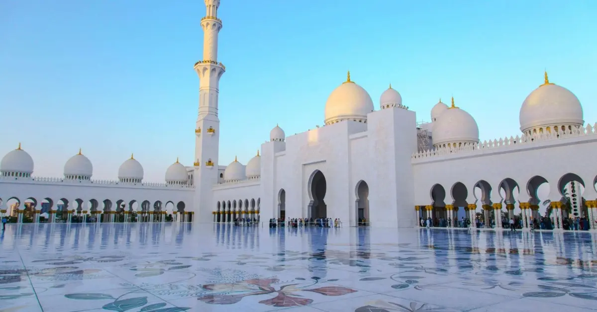 صورة لمسجد الشيخ زايد الكبير في أبوظبي