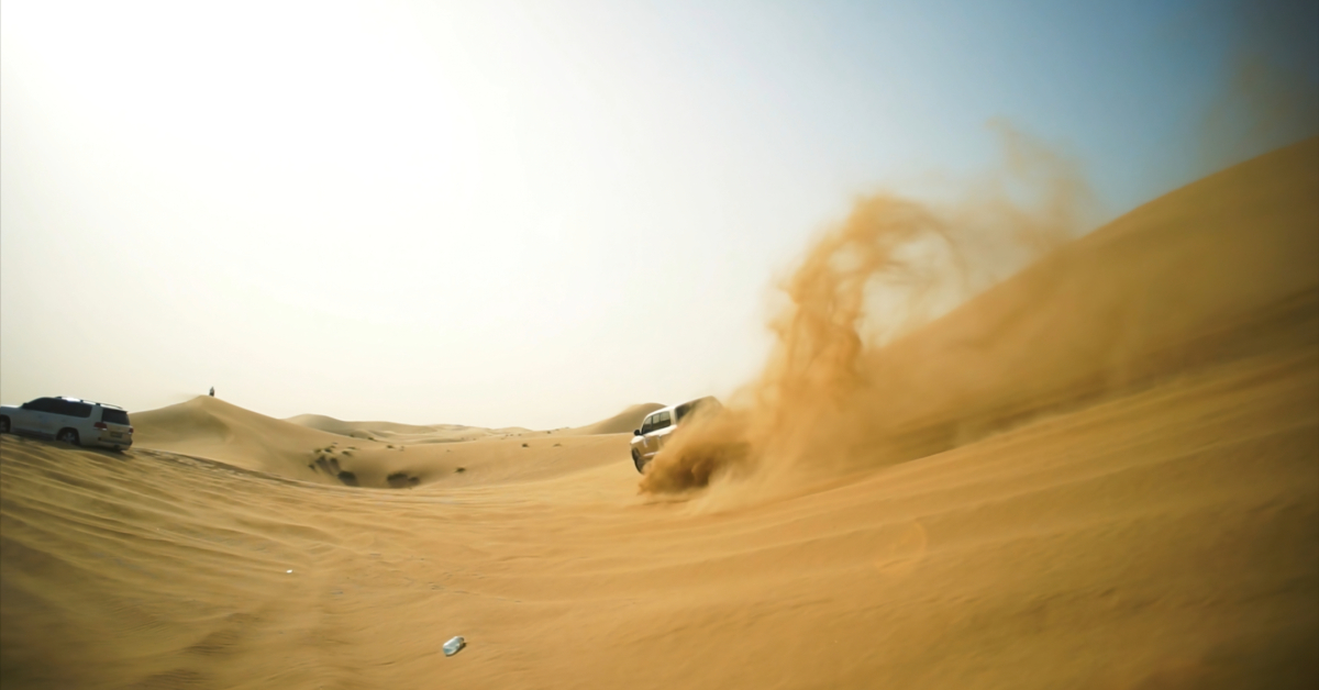 Dune driving, 4X4 vehicle