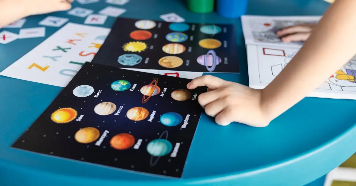 Kids learning about the planets