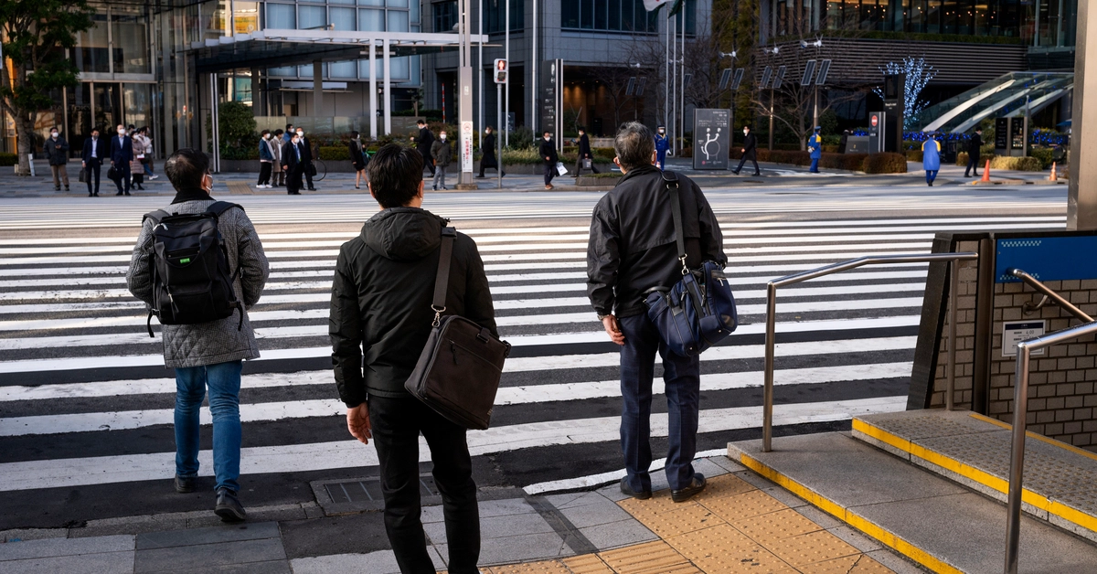 Wide pedestrian walkways in the UAE
