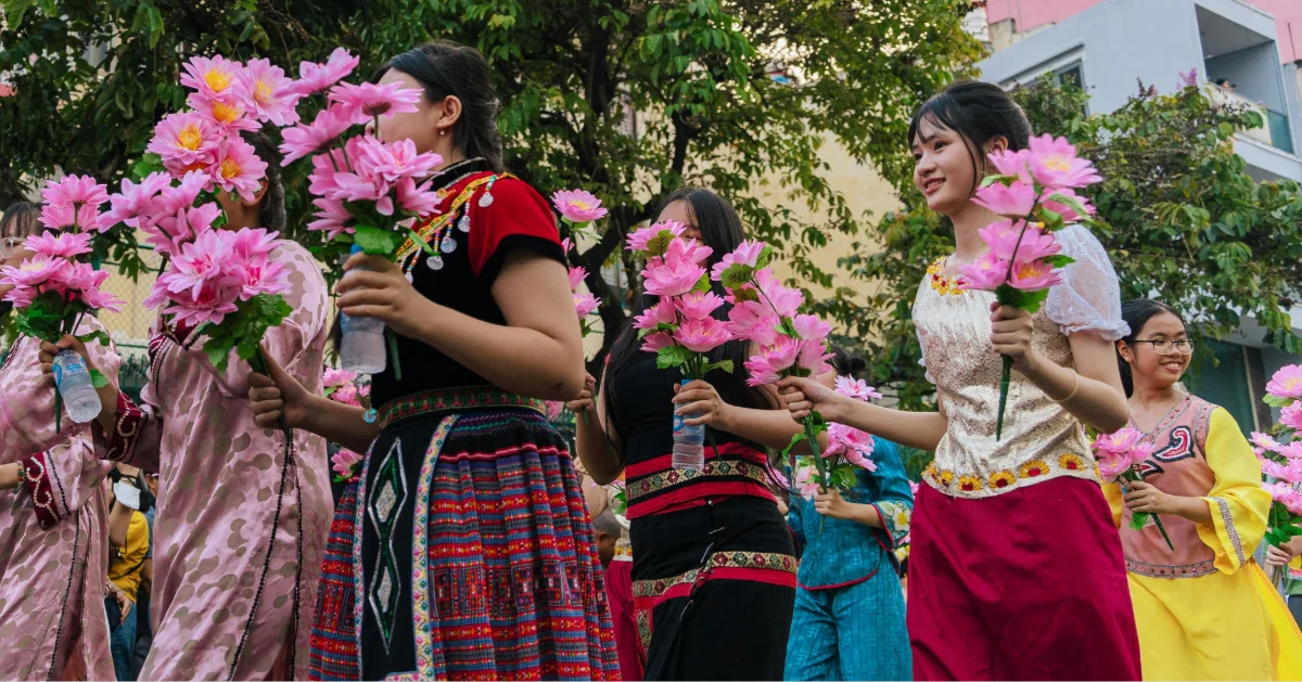 People taking home flowers from the flower festival