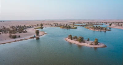 بحيرة في الإمارات