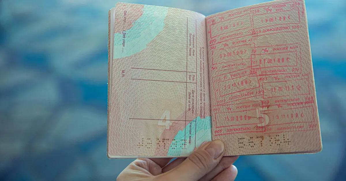 صورة توضح أنواع تأشيرة عمان للمقيمين في الإمارات