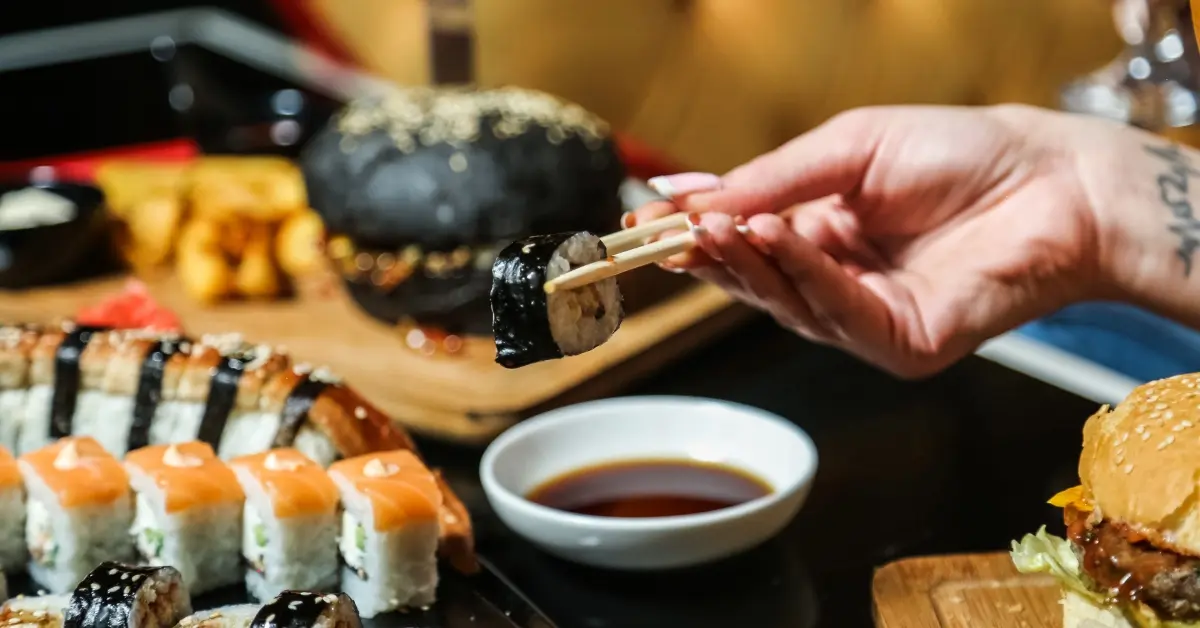 طبق من السوشي