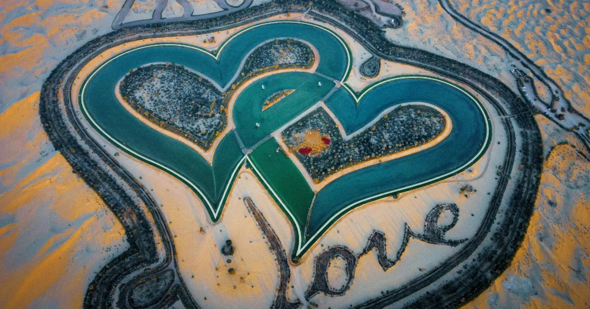 بحيرة الحب في دبي