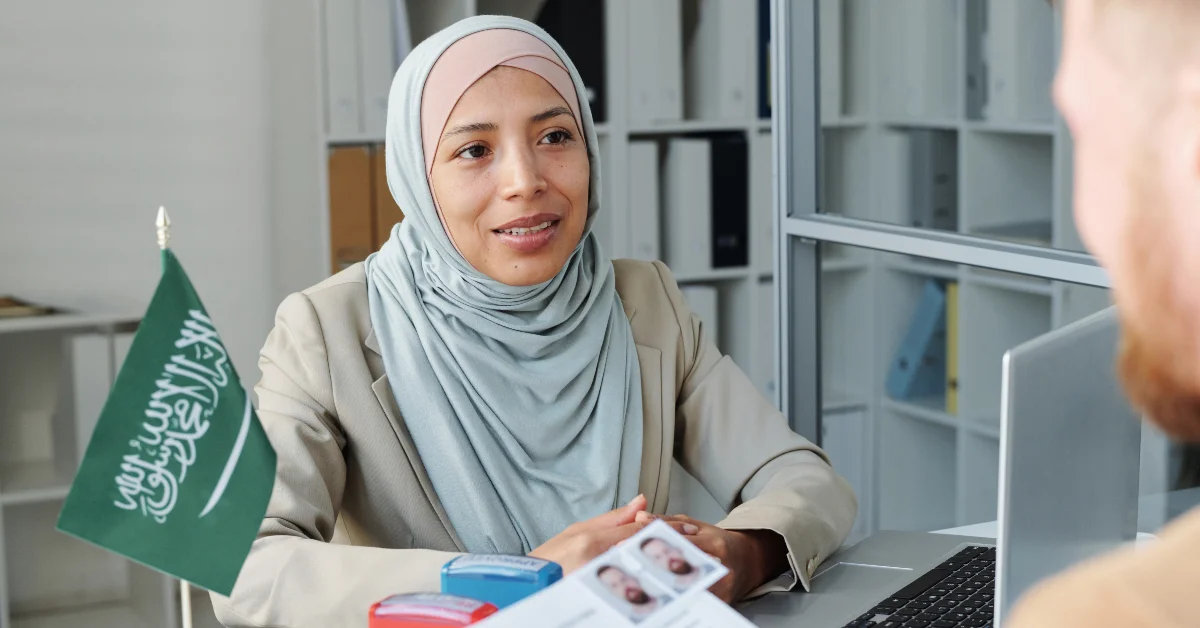 صورة توضح مميزات تأشيرة ترانزيت السعودية للمسافرين