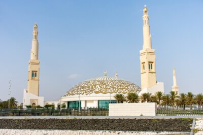 مسجد الشيخ خليفة بن زايد (العين): المواصفات المعمارية، كيفية الوصول، وفعاليات رمضان 2026