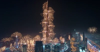 صورة توضح فعاليات العيد في دبي واحتفالات الألعاب النارية