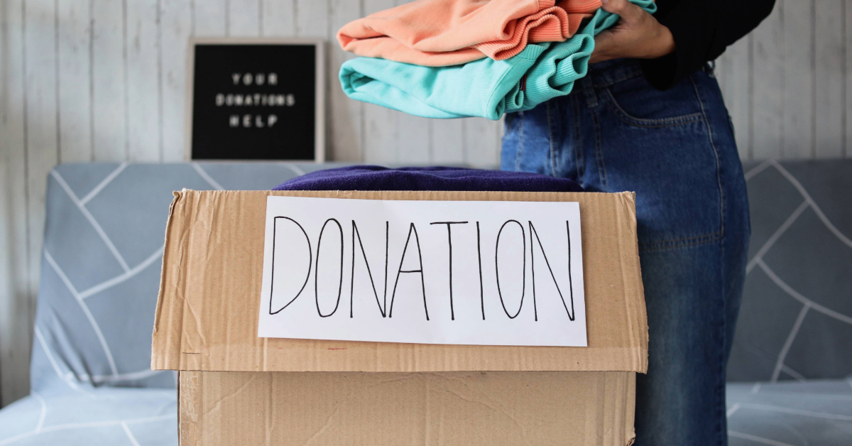 Where to donate clothes in Dubai