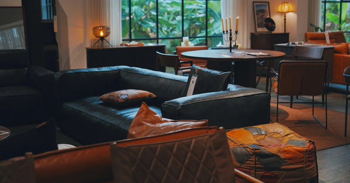 A room filled with furniture.