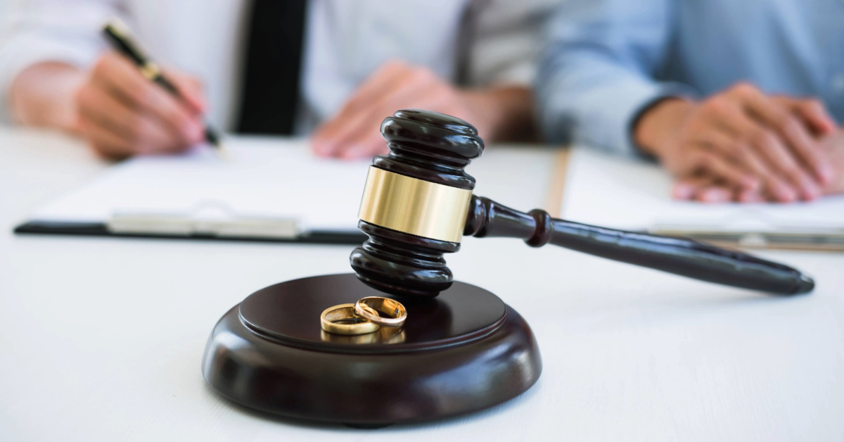 two rings and couples during a divorce consultation session