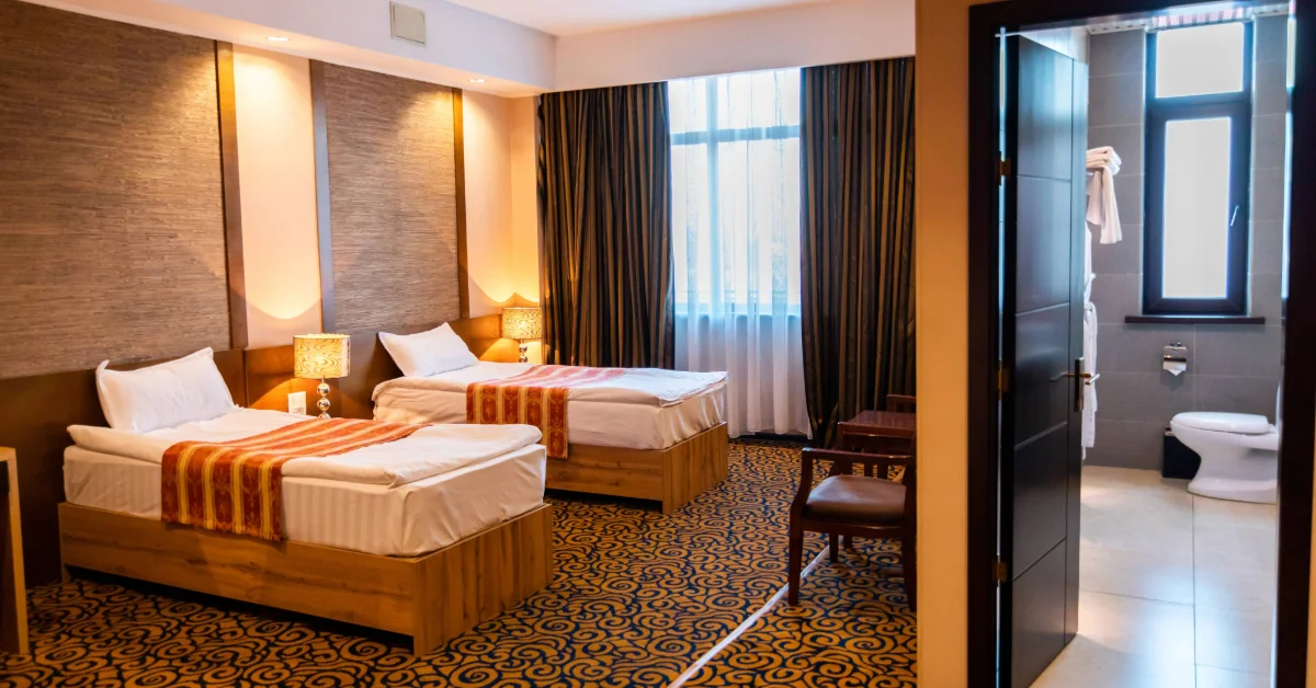 room in one of the luxury hotels near Salahuddin Metro Station
