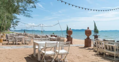 كافيه على البحر