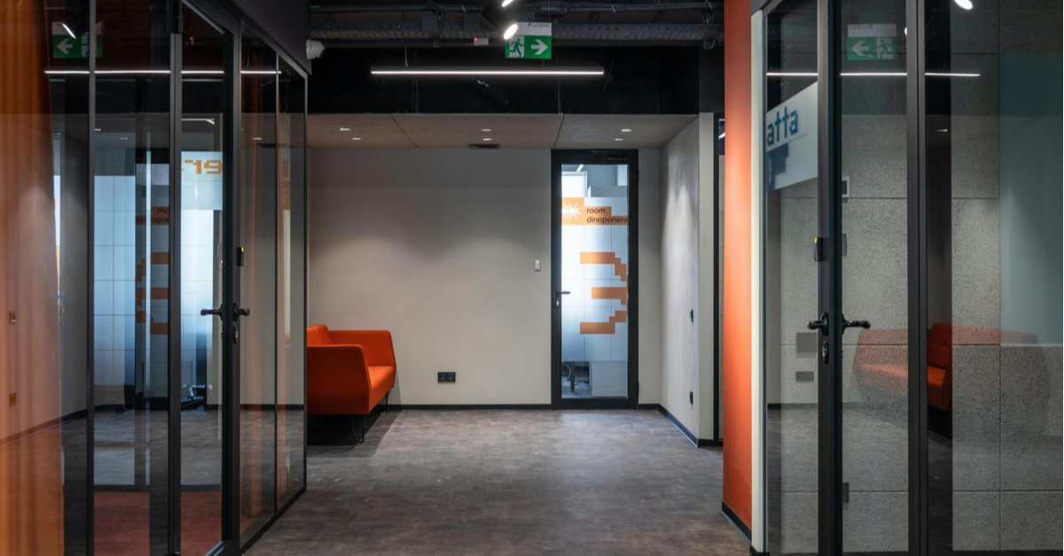 Professional corridor in a Dubai financial office building with clean lines and modern lighting