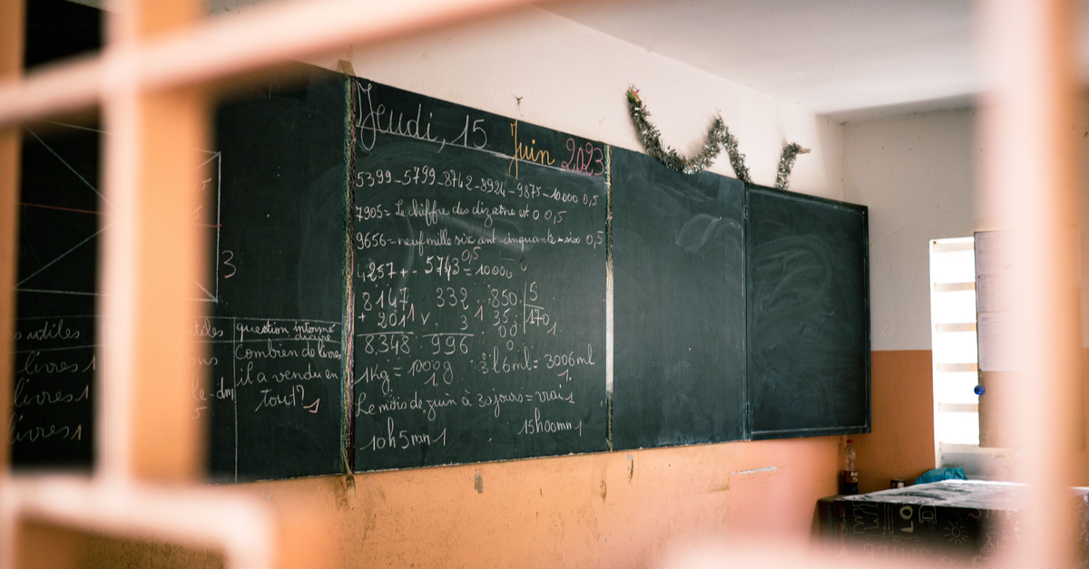 Chalkboard showing math equations in French