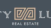 CITY LUXE REAL ESTATE BROKER logo image