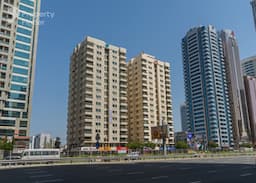 صورة لـ التصميم الخارجي للمبنى في برج الرستماني أ