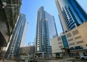 صورة لـ tower في خليج المارينا