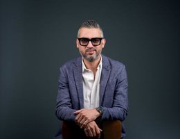 العميل Aneet Foulds
