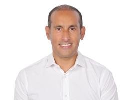 العميل Naeem Khan