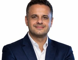 العميل Riyad Assaf