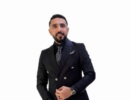 العميل Mahmoud Ezzat