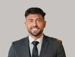 Agent Ronan Hutchingson