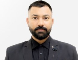 العميل Khusham Farooq