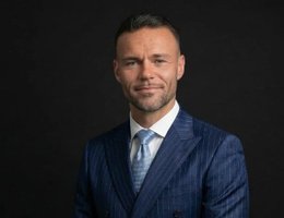 العميل Michael Joseph Horsley