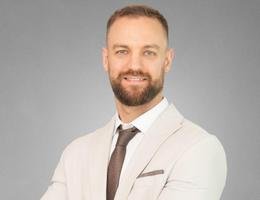 العميل Milos Stajcic