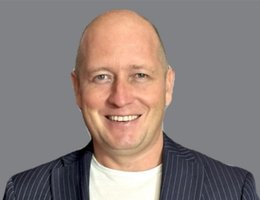 العميل Sergei  Formenove