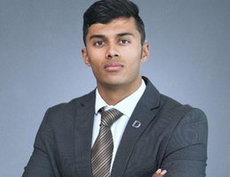 العميل Neilav Nair